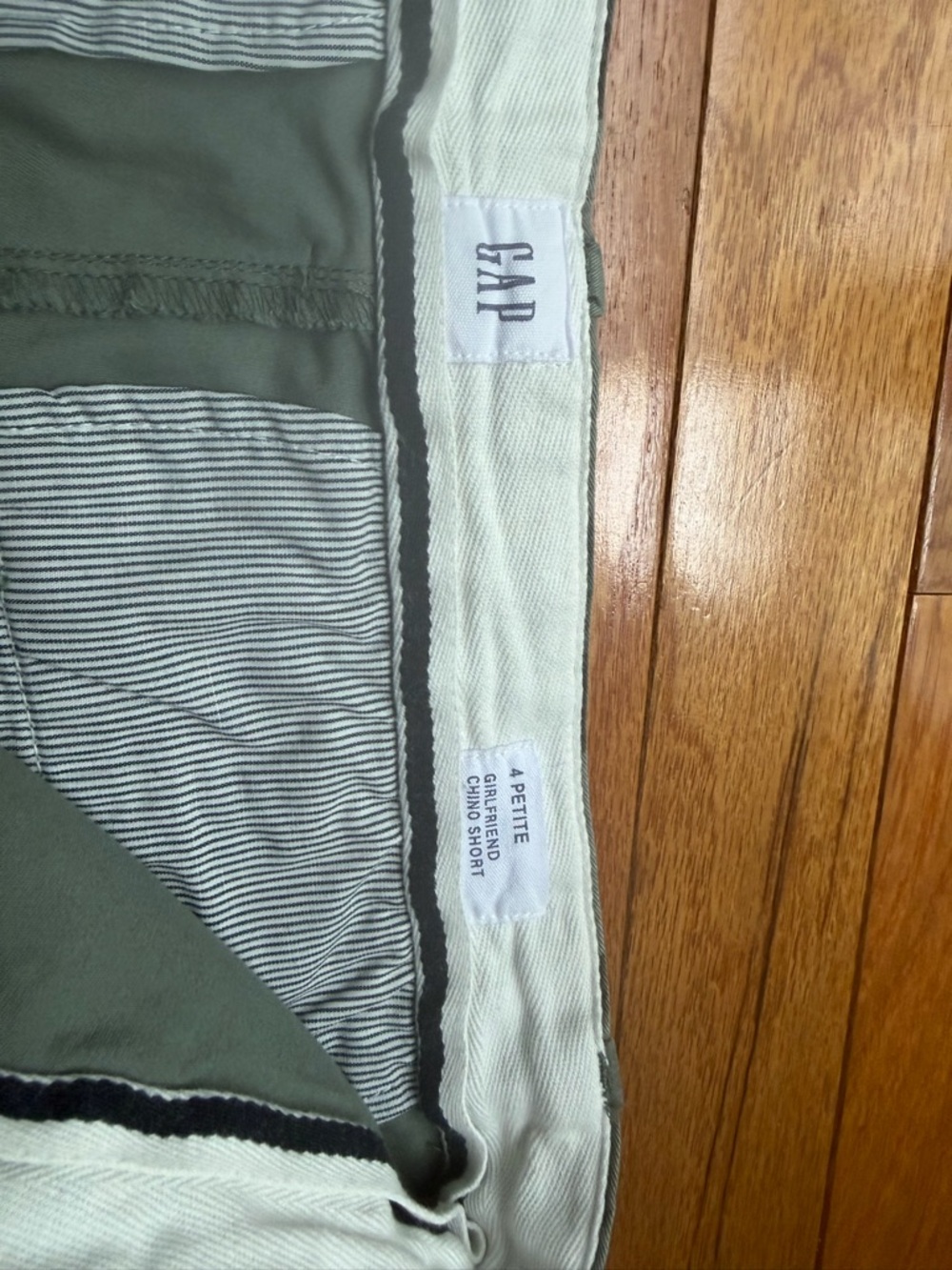 GAP Green Camo Shorts - Size 4 - Picture 3 of 3